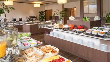 Daily local cuisine breakfast (INR 750 per person)