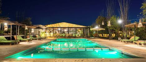 Seasonal outdoor pool