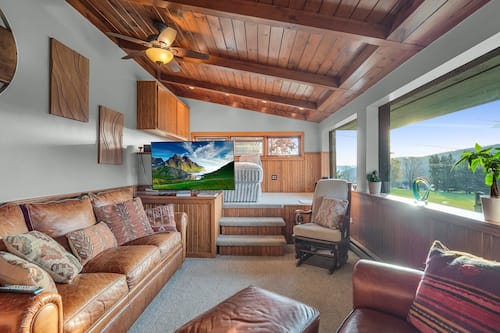 Premium Villa, Mountain View | Living area | 30-inch LCD TV with digital channels