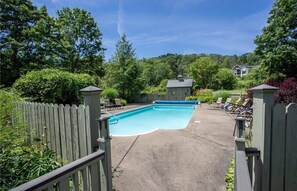 Außenpool (je nach Saison geöffnet)