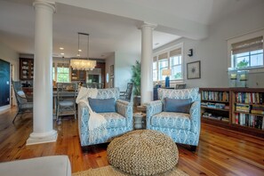 Smart-TV, peis og bøker