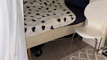 1 bedroom, iron/ironing board, WiFi, bed sheets
