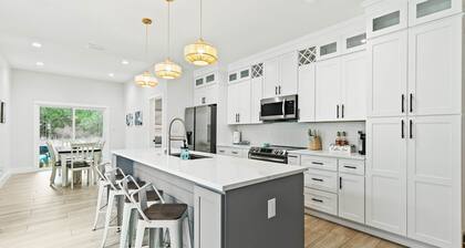 New cottage near Sports Complex, OWA, beaches, shopping, restaurants.