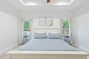 3 bedrooms, desk, iron/ironing board, travel cot