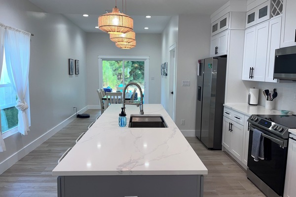 Frigorífic, microones, forn i placa de cuina