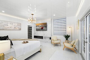 7 bedrooms, in-room safe, desk, iron/ironing board