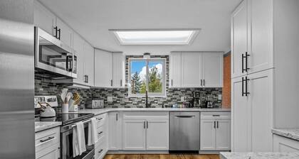 Pool~Hot Tub~Game Room~Fire Pit~Mini Golf~Frisbee Golf~Basketball & Soccer Court