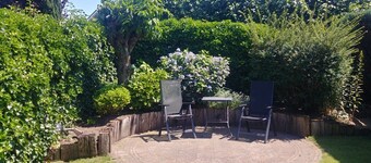 Spacious and homely apartment, private garden, fully equipped, close to nature