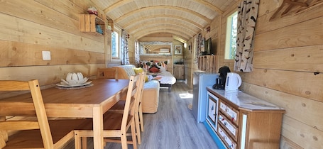 Interior. L'Antre des Louves