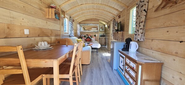 Interior - L'Antre des Louves (Helfrantzkirch)