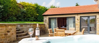 Mainsfield House - Luxury Group Accommodation