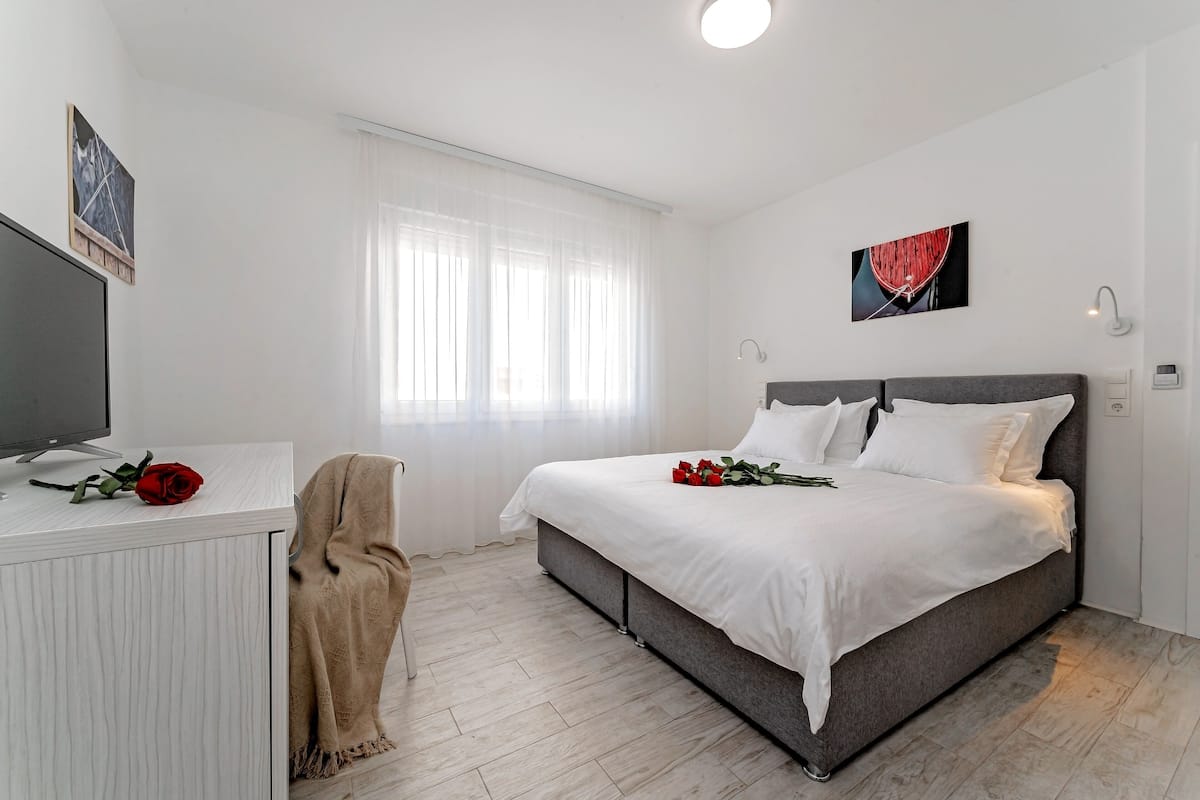 1 bedroom, soundproofing, free WiFi
