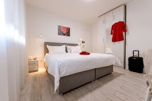 Deluxe Double Room, City View | Soundproofing, free WiFi - Villa Zvonko (Split)