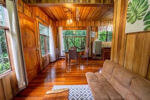 舒適公寓, 花園景觀 | 起居區 | 平面電視、Netflix、串流服務