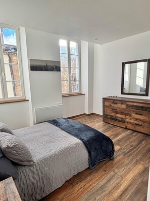 3 bedrooms, bed sheets