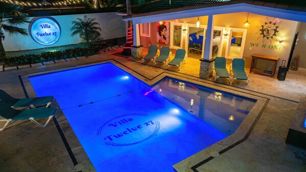 Outdoor pool, pool loungers