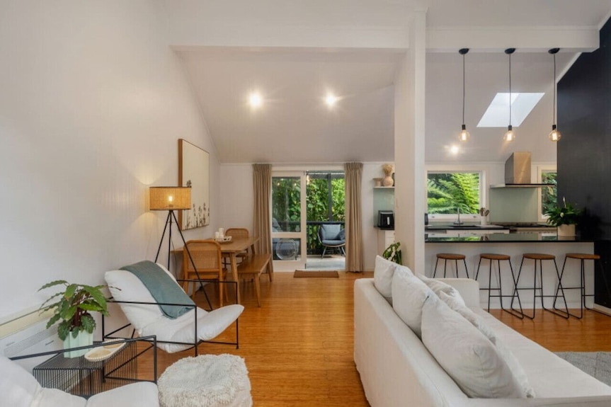 Stylish Remuera Retreat| By Furnished Rentals - Auckland