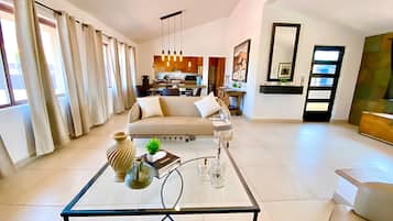 House, 1 Bedroom, Smoking, Balcony | Living room