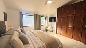 Casa, 1 habitación, para fumadores, balcón | 1 habitación y insonorización 