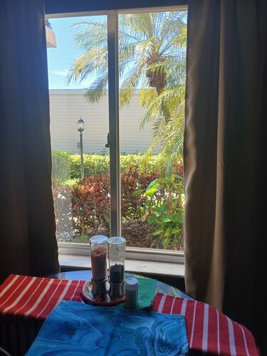 Naples Florida Paradise - 2 week Min Stays