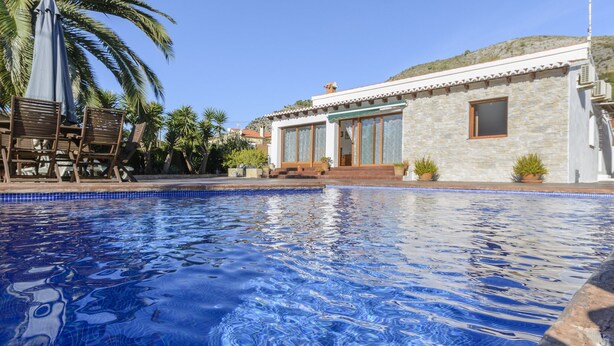Villa | Exterior