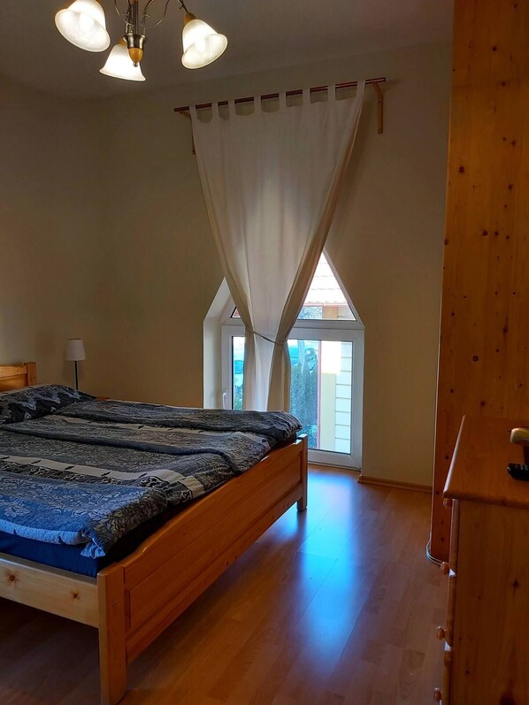 1 quarto, ferros/tábuas de passar roupa, Wi-Fi, roupa de cama