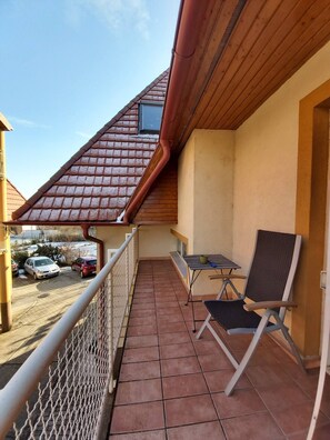 Outdoor dining - The Kata Kunyhó awaits its guests in the heart of Keszthely! (Keszthely)