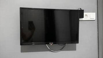 Comfort Suite, 1 Queen Bed, Kitchenette | Premium bedding, desk, laptop workspace, blackout drapes