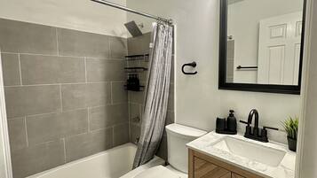 Handtücher, Seife, Toilettenpapier