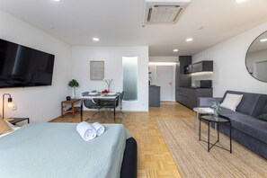 1 bedroom, desk, iron/ironing board, free WiFi
