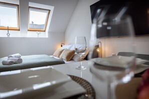 1 dormitorio, escritorio, tabla de planchar con plancha y wifi gratis
