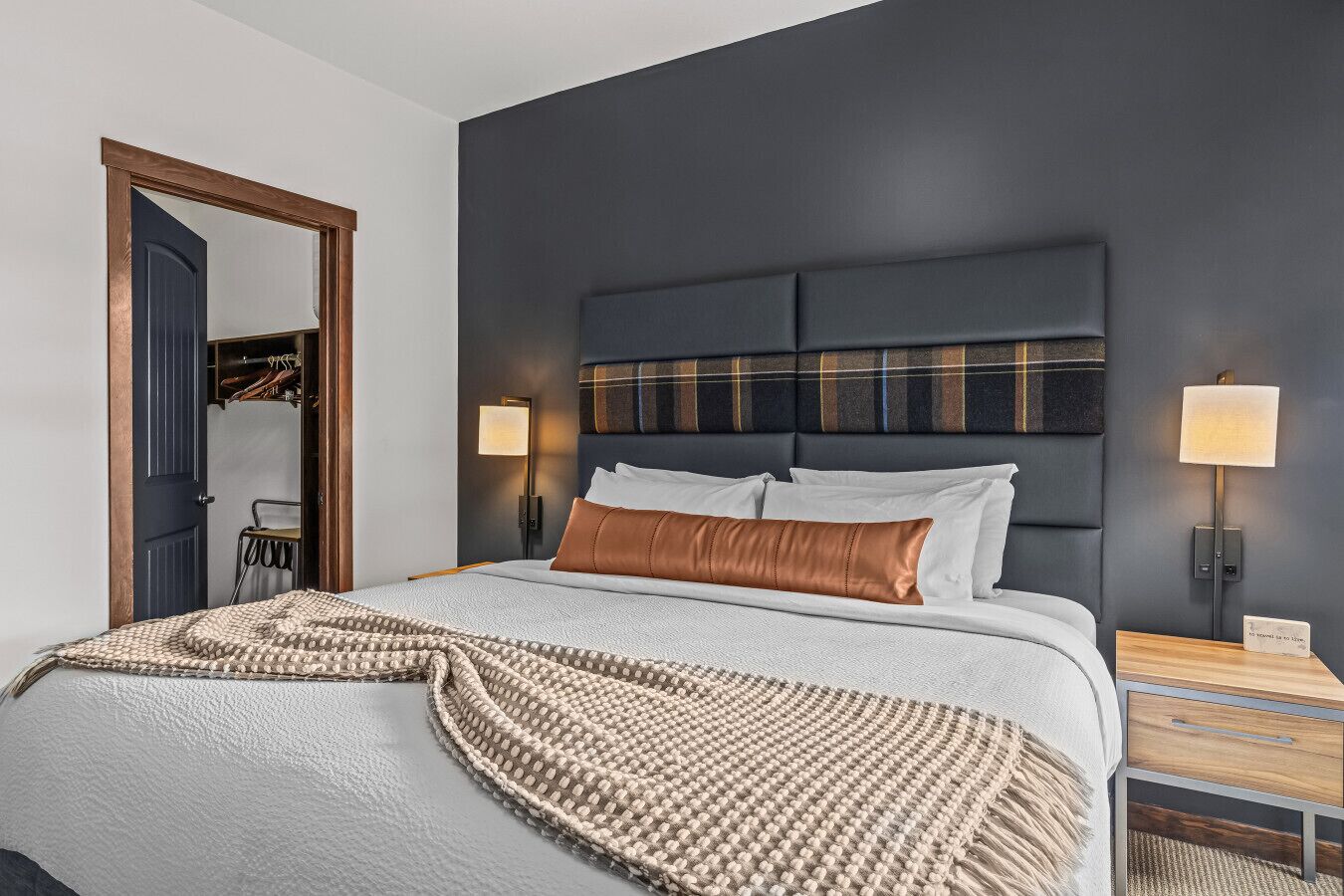 2 bedrooms, iron/ironing board, travel crib, WiFi (free)