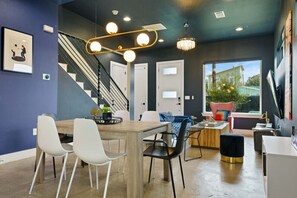 Dining - Bright Luxury Oasis near Downtown Austin (Austin)
