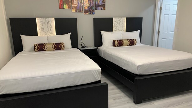 1 bedroom, desk, iron/ironing board, free WiFi - 1,2,3,4 Escape comfort & style. You'll love it!" (Las Vegas)