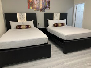 1 bedroom, desk, iron/ironing board, free WiFi - 1,2,3,4 Escape comfort & style. You'll love it!" (Las Vegas)