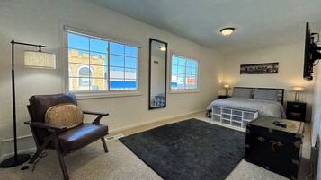 2 soverom, skrivebord, wi-fi (inkludert) og sengetøy