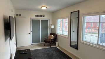 2 bedrooms, desk, free WiFi, bed sheets