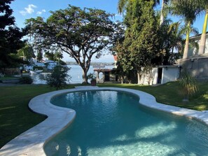 ห้องพัก, 5 ห้องนอน, สูบบุหรี่ได้, สระว่ายน้ำส่วนตัว | สระว่ายน้ำ | สระว่ายน้ำกลางแจ้ง