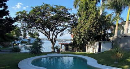 Room in House - Dream House on Lake Tequesquitengo