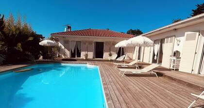 Villa lake and peaceful center