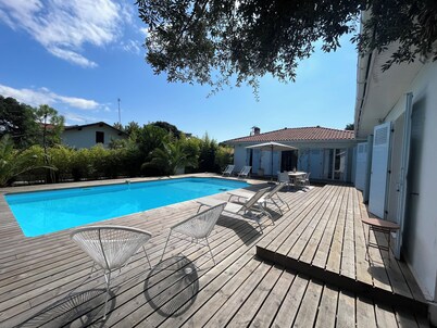 Villa lake and peaceful center