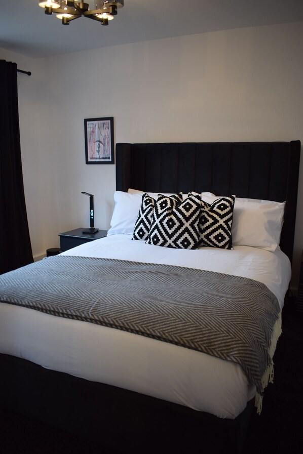 2 chambres, fer et planche à repasser, Wi-Fi gratuit, draps fournis