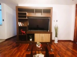 Interior - Apartment with Garage, in La Perla, Peru (La Perla)