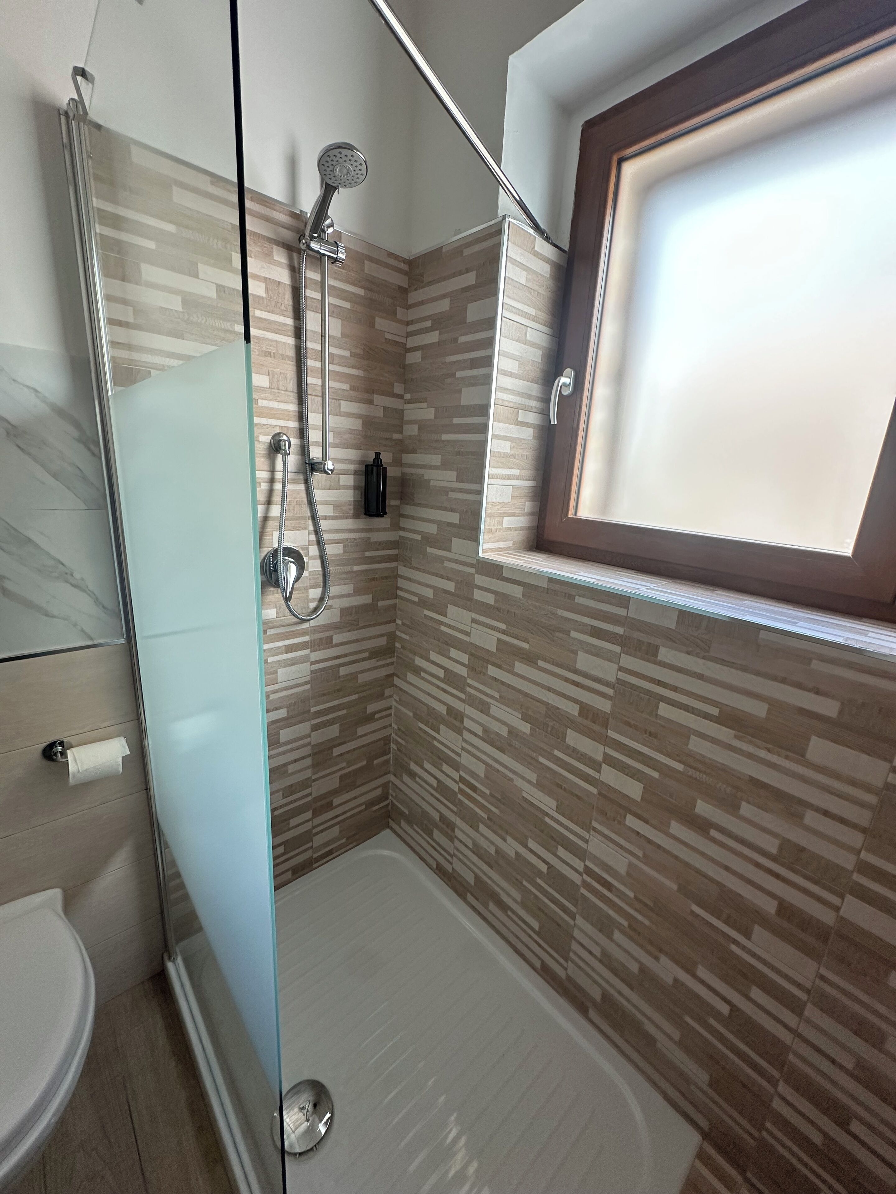 Shower kamar mandi