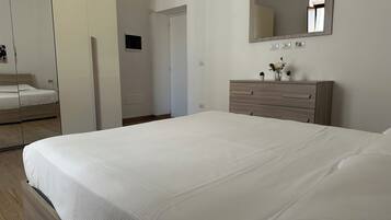 Departamento Confort, Terraza | 1 habitación, ropa de cama hipoalergénica, edredón y muebles diferentes