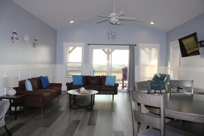 Living area - Soundside Sunset & Beach Getaway w/ Tesla charger (Surf City)