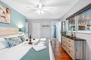 6 dormitoris, planxa i posts de planxar i un bressol de viatge 