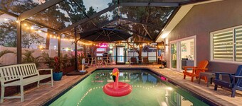 Fine Heated Pool - Games- Lounge- Resort Style 6BR