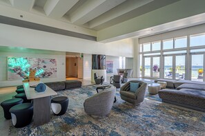 Lobby - Beachfront - Spacious W Residence w/ 5 Star Resort Amenities & Beach Service (Fort Lauderdale)