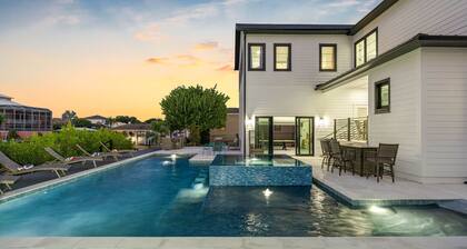 2 Million $ Villa • Heated Pool w/ Luxury Spa • 6BR & 6BR • Waterfront by Canal